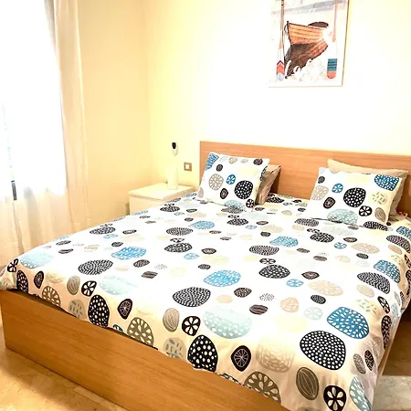 Bel Avec Vue Sur アパート アロナ